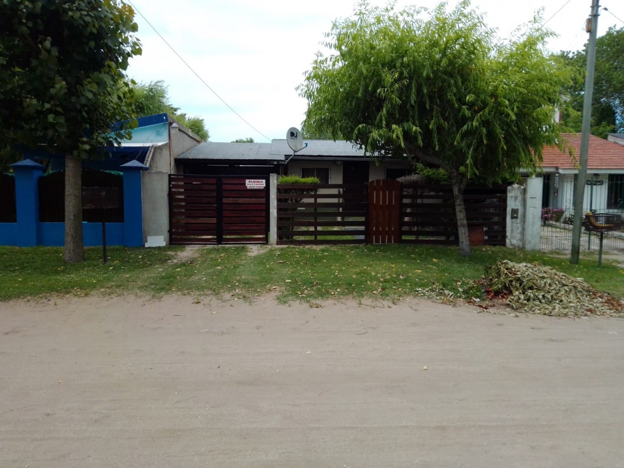 Dos Casas de 3 Amb. C/Una