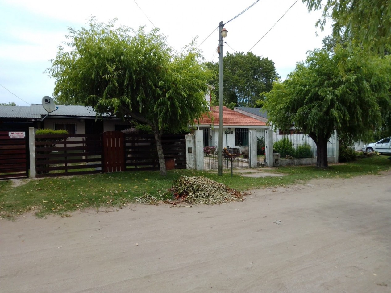 Dos Casas de 3 Amb. C/Una