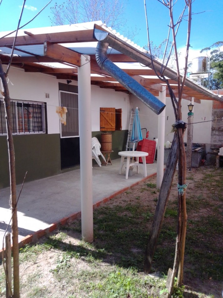 Dos Casas de 3 Amb. C/Una