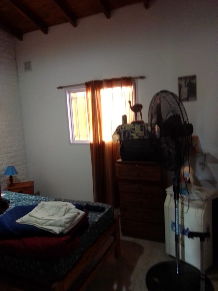 Dos Casas de 3 Amb. C/Una