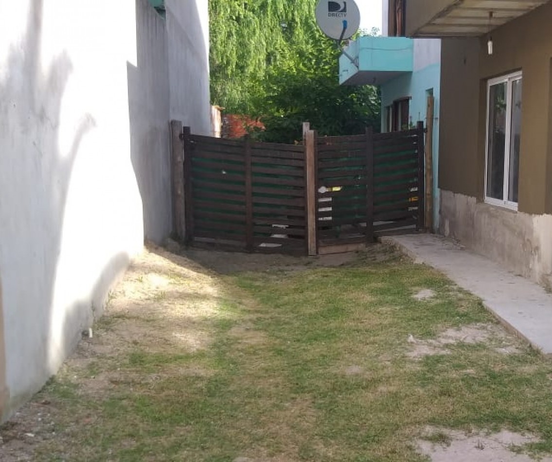 Duplex 3 Amb con patio y estacionamiento