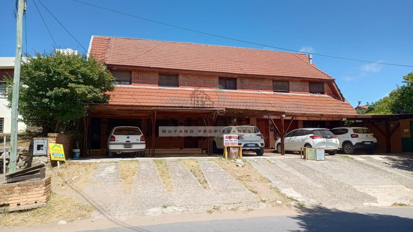 Triplex a restaurar - Excelente ubicacion en Villa Gesell