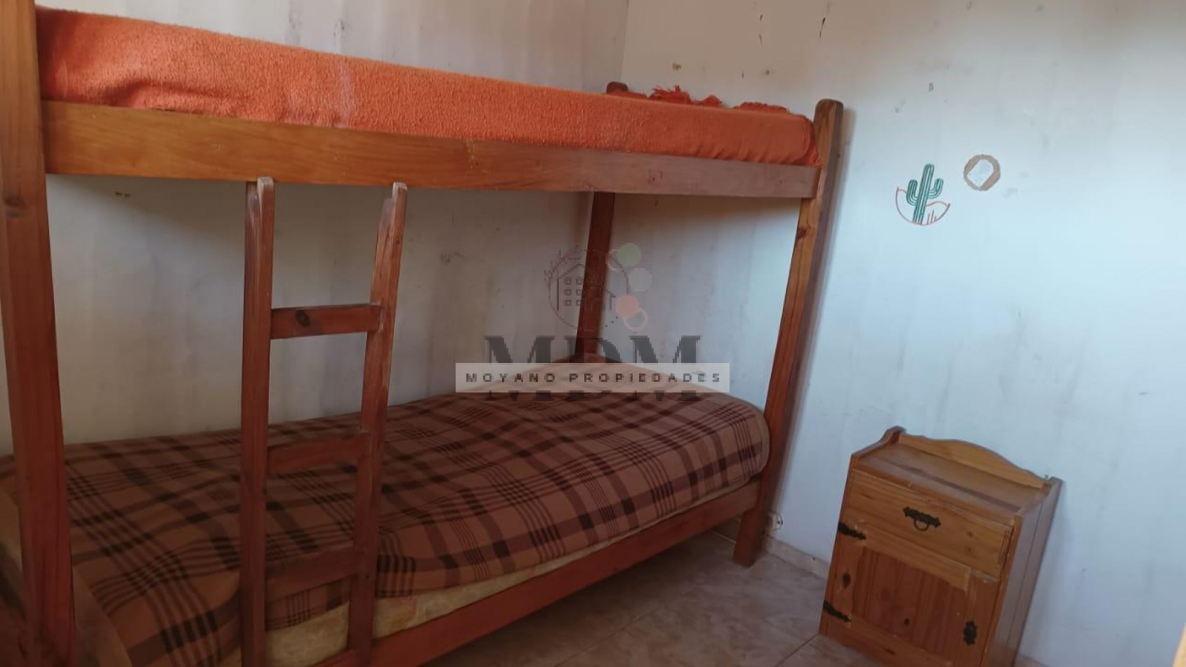 Triplex a restaurar - Excelente ubicacion en Villa Gesell