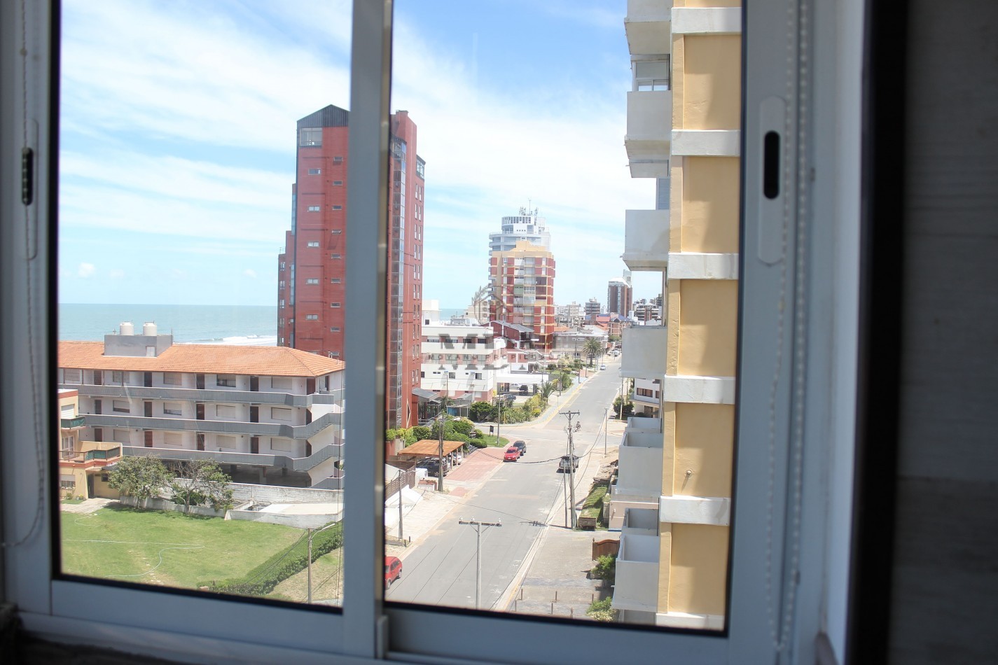 DEPARTAMENTO EN 6° PISO CON VISTA PLENA AL MAR - EDIFICIO OKEY