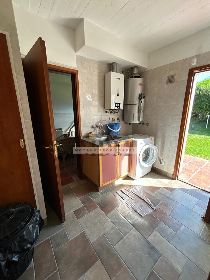 CASA CON PISCINA MULTIFAMILIAR EN LAS GAVIOTAS