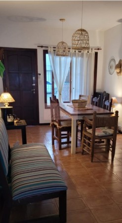 Triplex de 4 ambientes