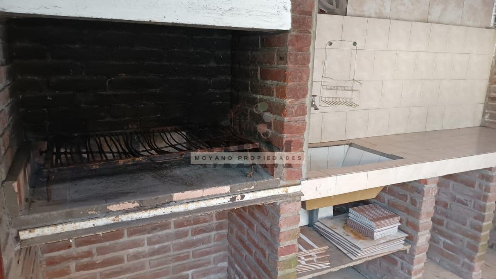 Triplex a restaurar - Excelente ubicacion en Villa Gesell