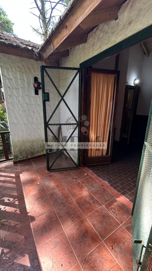 Alquiler Temporario - Casa con Gran Patio en Villa Gesell