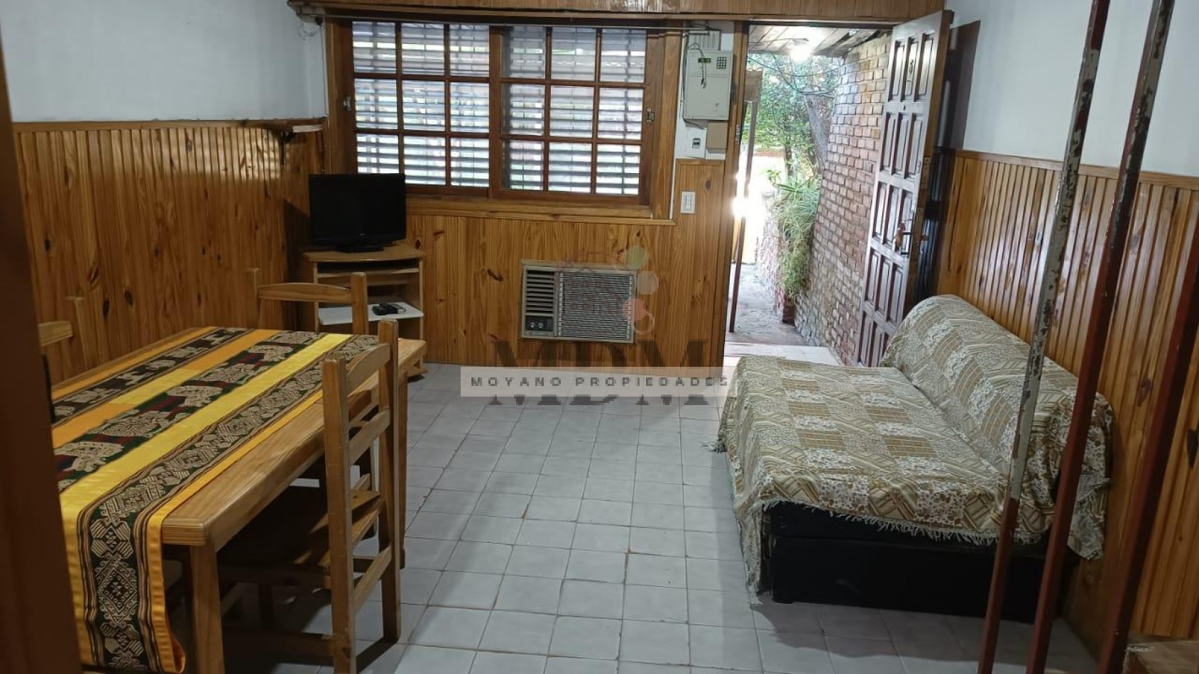 Triplex a restaurar - Excelente ubicacion en Villa Gesell