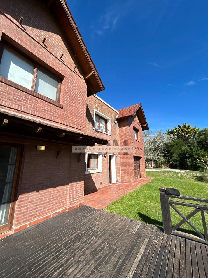CASA CON PISCINA MULTIFAMILIAR EN LAS GAVIOTAS