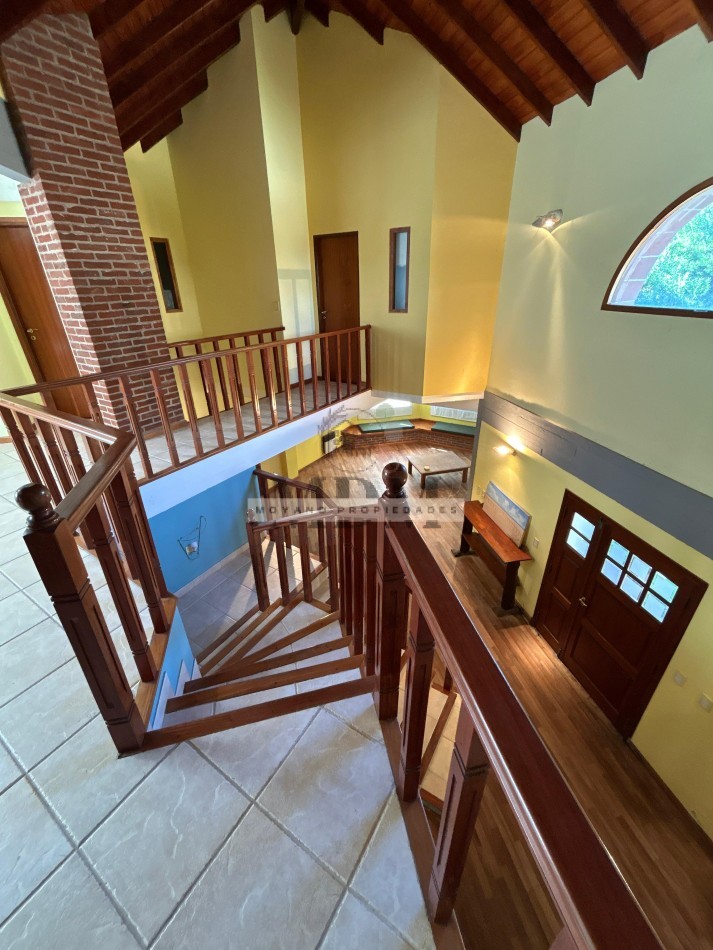 CASA CON PISCINA MULTIFAMILIAR EN LAS GAVIOTAS