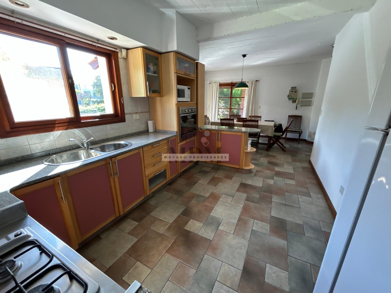 CASA CON PISCINA MULTIFAMILIAR EN LAS GAVIOTAS