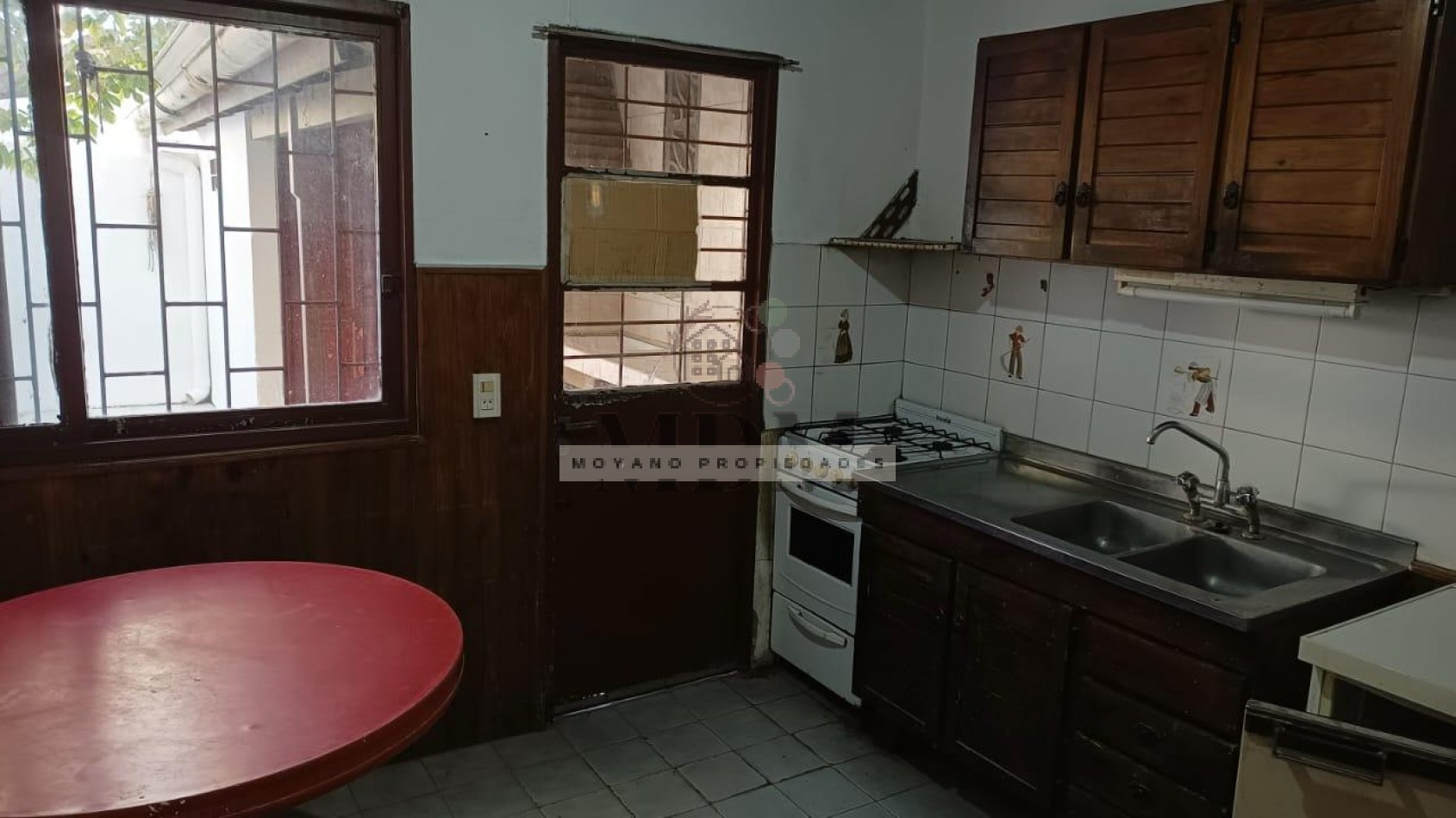 Triplex a restaurar - Excelente ubicacion en Villa Gesell