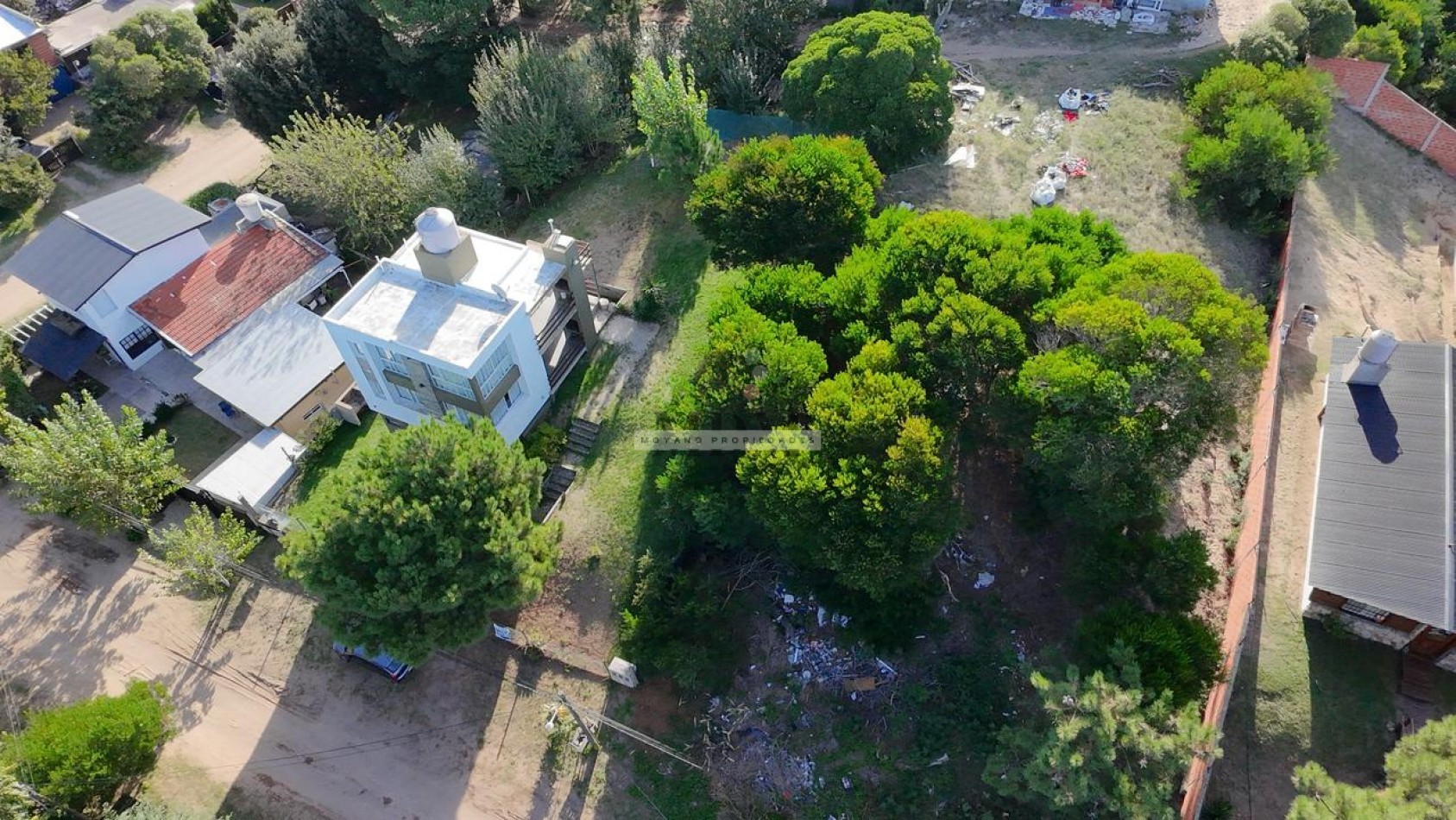 Oportunidad Unica en el Corazon de Villa Gesell - Lote Ideal para Desarrollo Residencial o Turistico