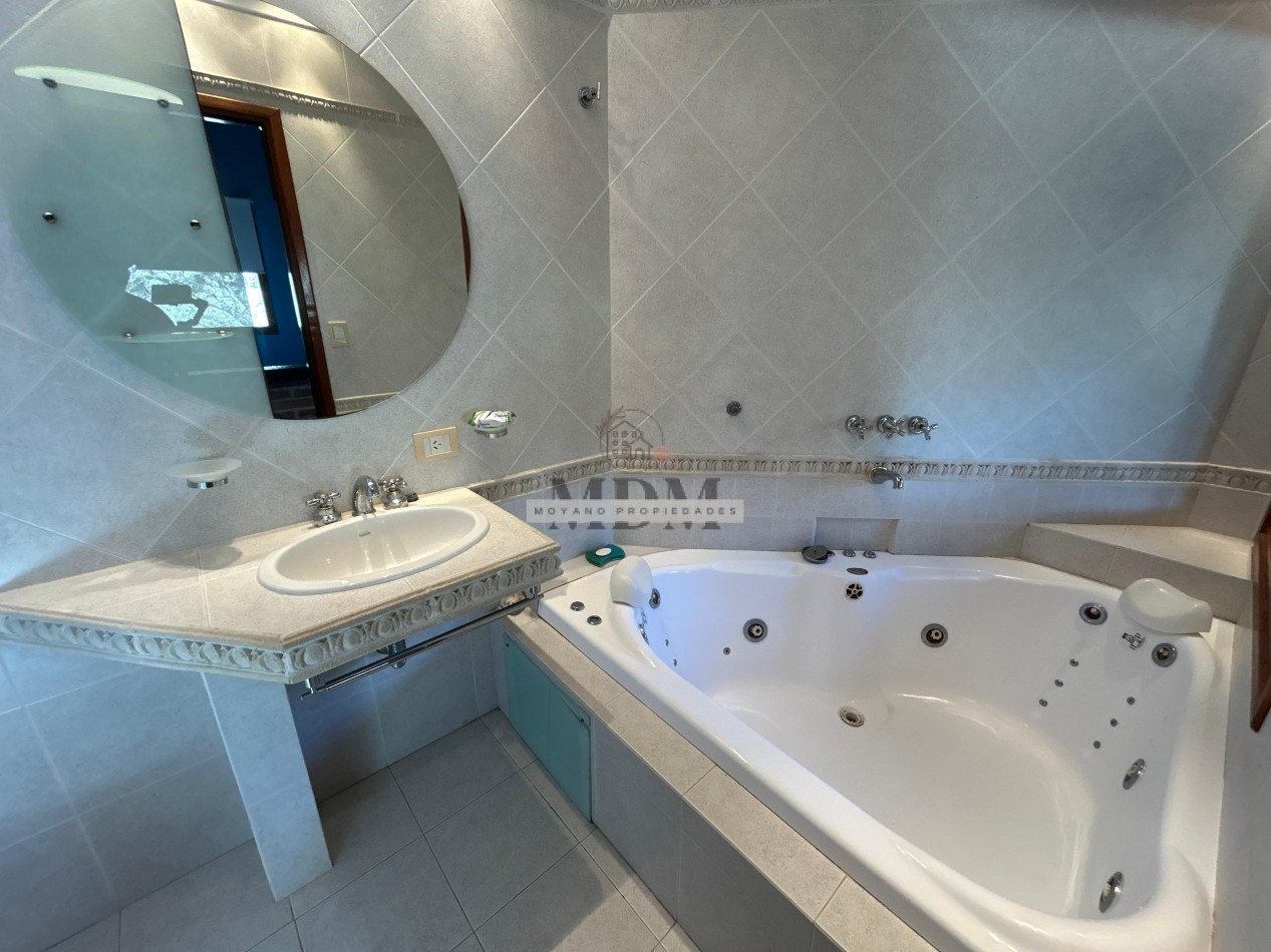 CASA CON PISCINA MULTIFAMILIAR EN LAS GAVIOTAS