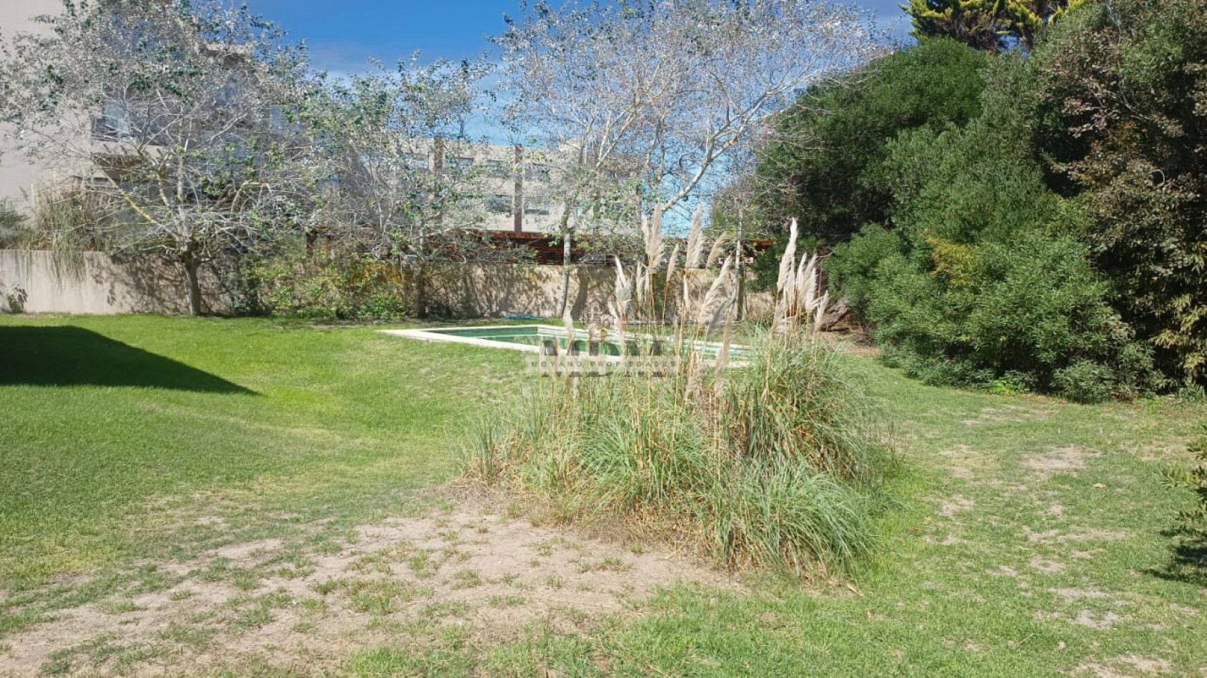 CASA CON PISCINA MULTIFAMILIAR EN LAS GAVIOTAS