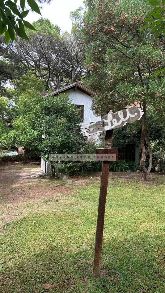 Alquiler Temporario - Casa con Gran Patio en Villa Gesell