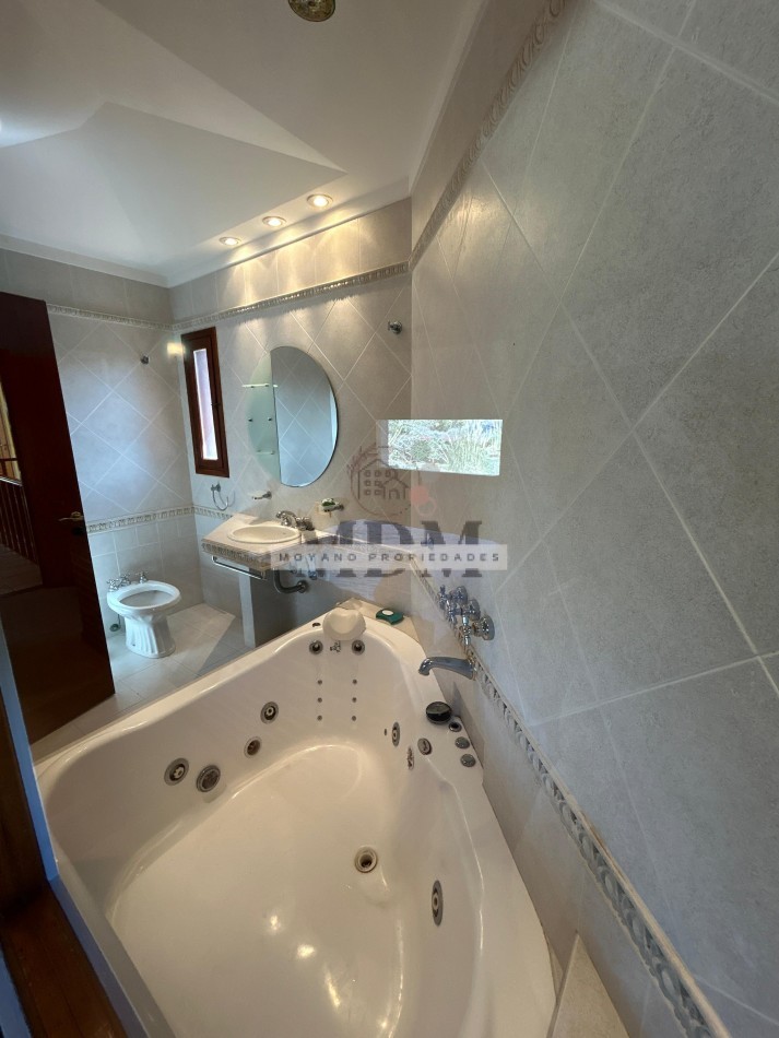 CASA CON PISCINA MULTIFAMILIAR EN LAS GAVIOTAS