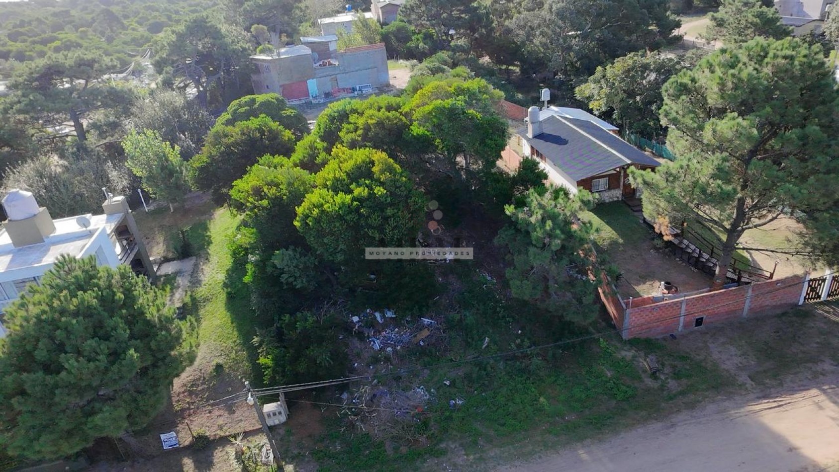 Oportunidad Unica en el Corazon de Villa Gesell - Lote Ideal para Desarrollo Residencial o Turistico