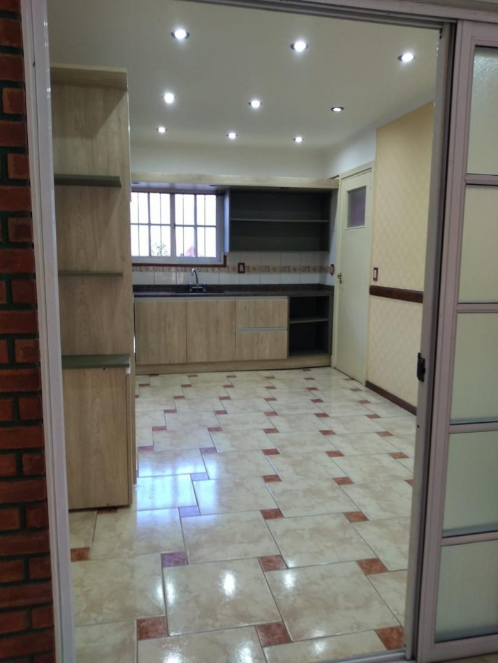Excelente PH 3 amb. al frente Guemes - APTO CREDITO USA142.000