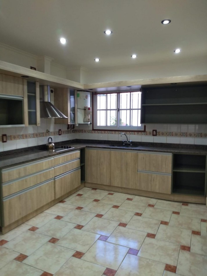 Excelente PH 3 amb. al frente Guemes - APTO CREDITO USA142.000