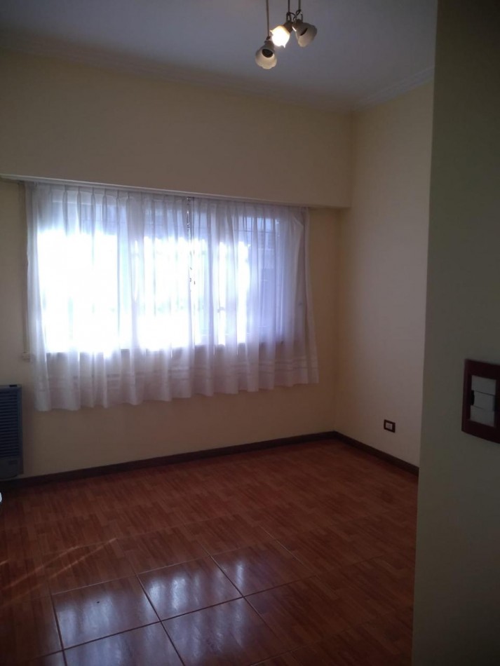 Excelente PH 3 amb. al frente Guemes - APTO CREDITO USA142.000