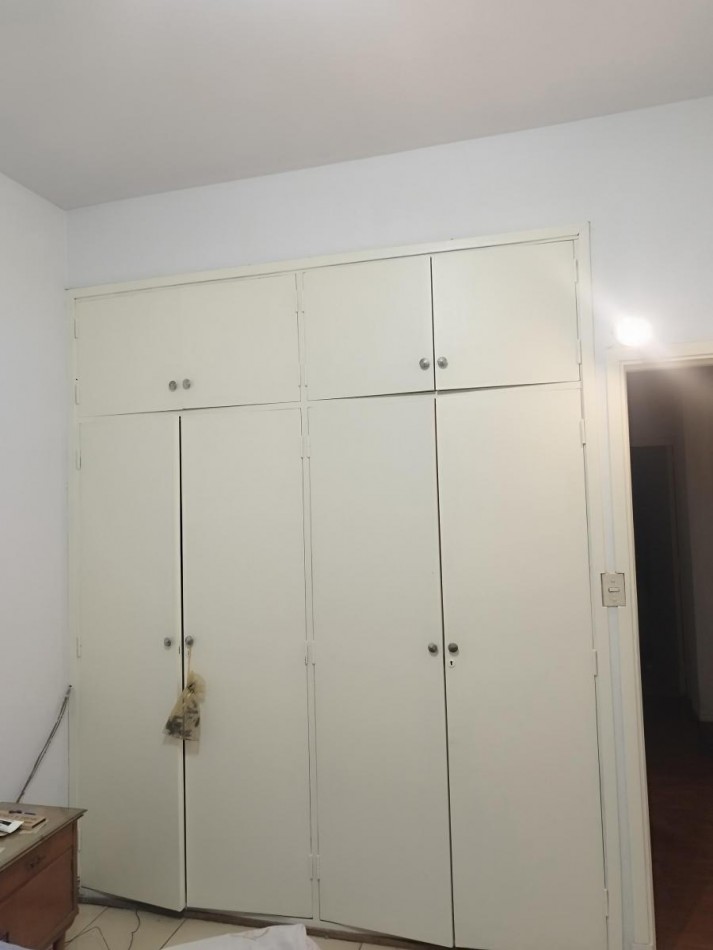 Casa Americana 3 amb. 219 m² garage . Genova al 5300