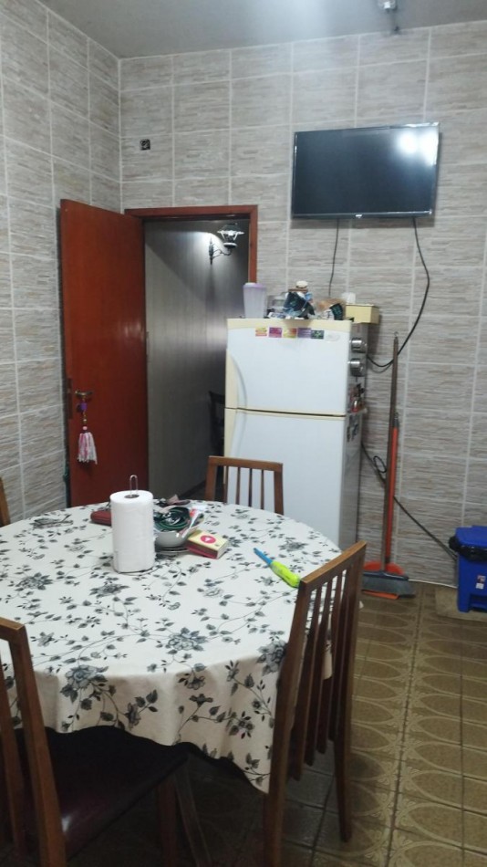 Casa Americana 3 amb. 219 m² garage . Genova al 5300