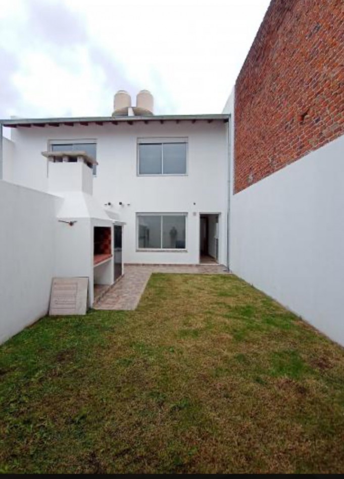 Duplex 85m2 zona San Juan 3 AMB.