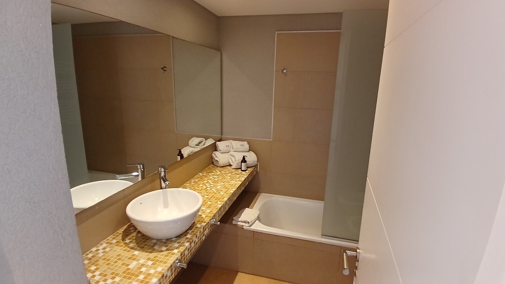 Vendemos dpto de 3 ambientes en COMPLEJO MECA