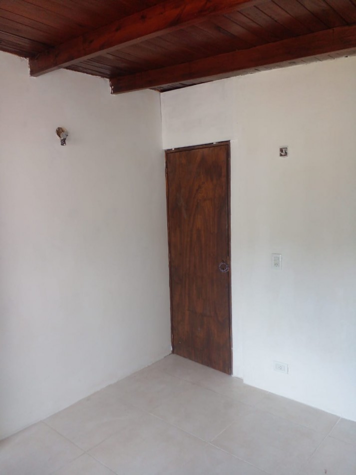 VENTA CASA CON 3 DPTOS EN ZONA GOLF DE VILLA GESELL