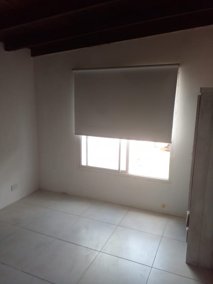 VENTA CASA CON 3 DPTOS EN ZONA GOLF DE VILLA GESELL