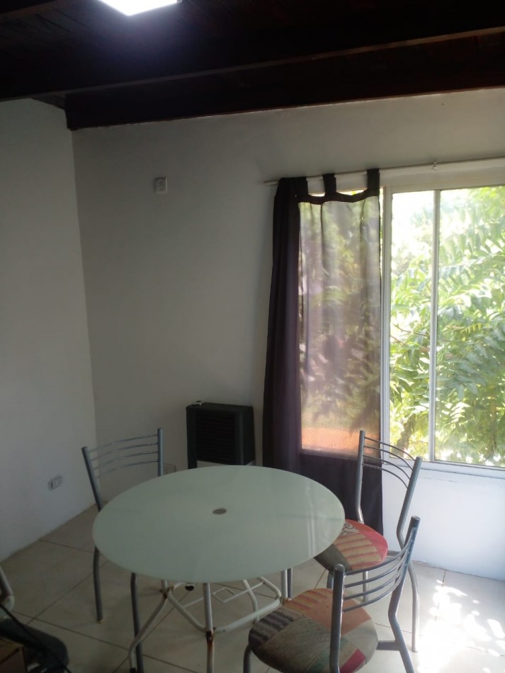 VENTA CASA CON 3 DPTOS EN ZONA GOLF DE VILLA GESELL