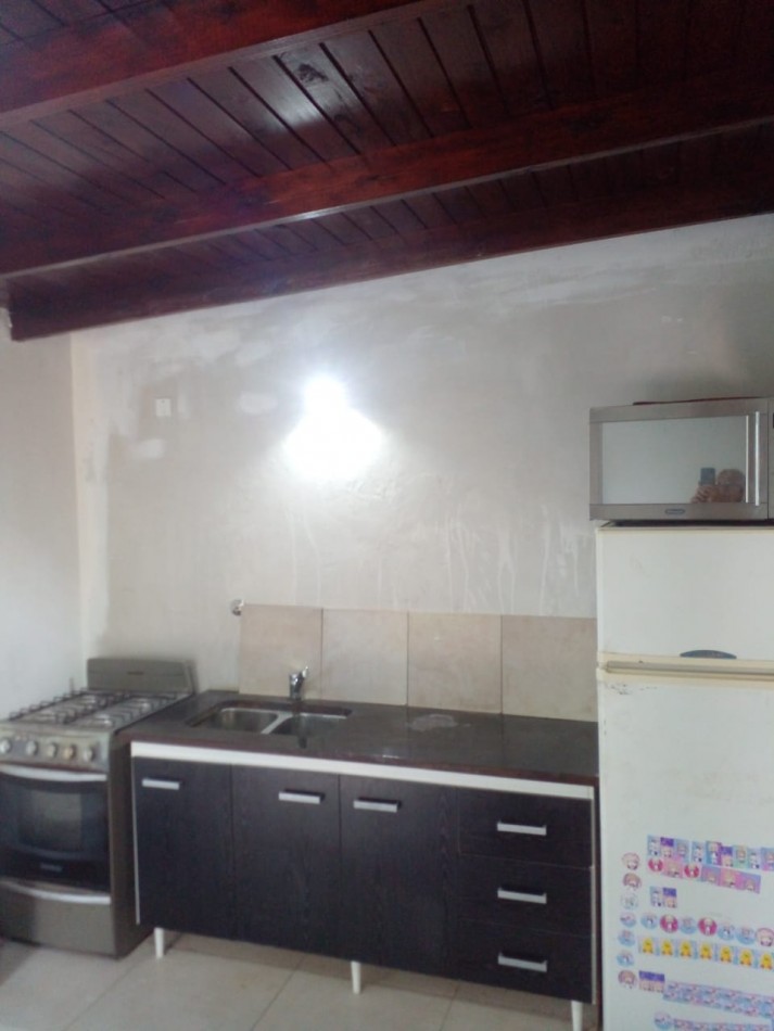 VENTA CASA CON 3 DPTOS EN ZONA GOLF DE VILLA GESELL