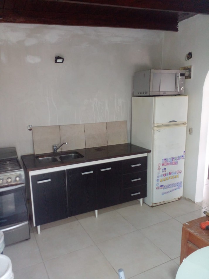 VENTA CASA CON 3 DPTOS EN ZONA GOLF DE VILLA GESELL
