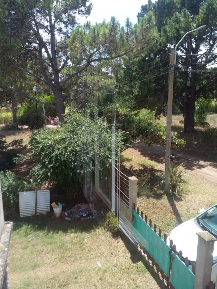 VENTA CASA CON 3 DPTOS EN ZONA GOLF DE VILLA GESELL