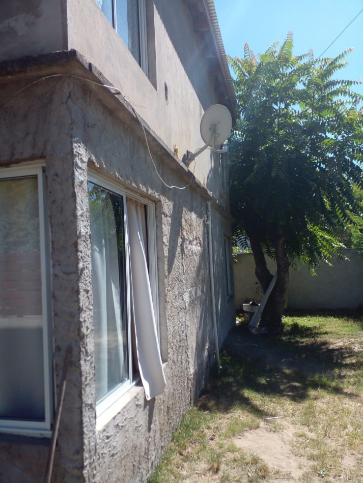 VENTA CASA CON 3 DPTOS EN ZONA GOLF DE VILLA GESELL