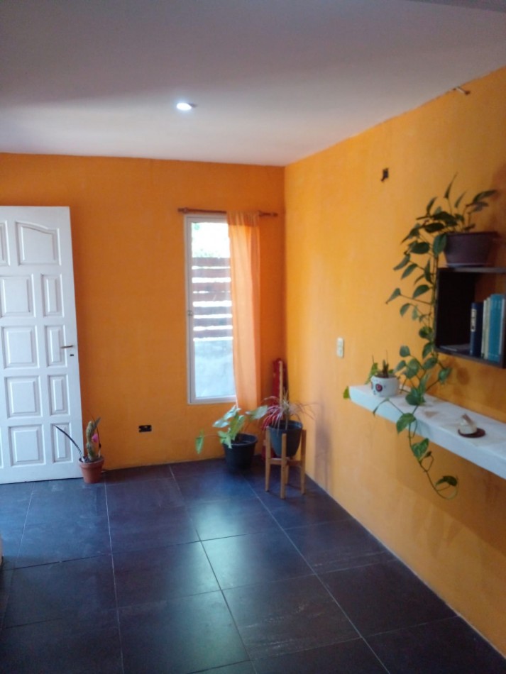 VENTA CASA CON 3 DPTOS EN ZONA GOLF DE VILLA GESELL
