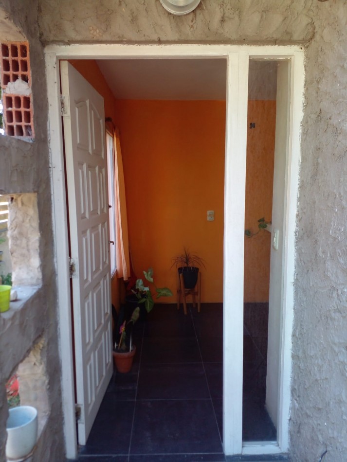 VENTA CASA CON 3 DPTOS EN ZONA GOLF DE VILLA GESELL