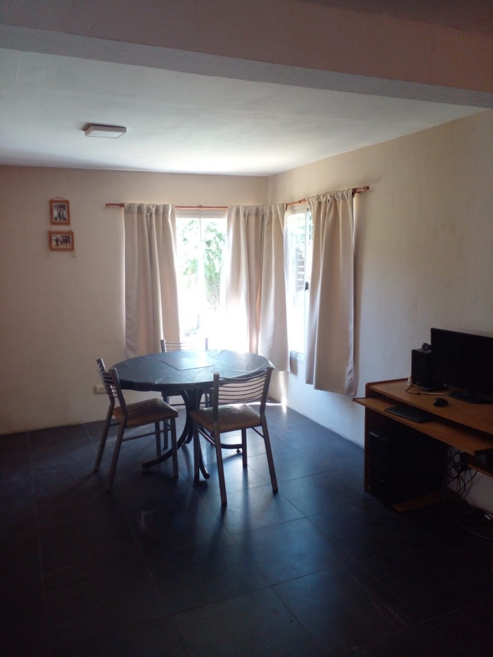 VENTA CASA CON 3 DPTOS EN ZONA GOLF DE VILLA GESELL