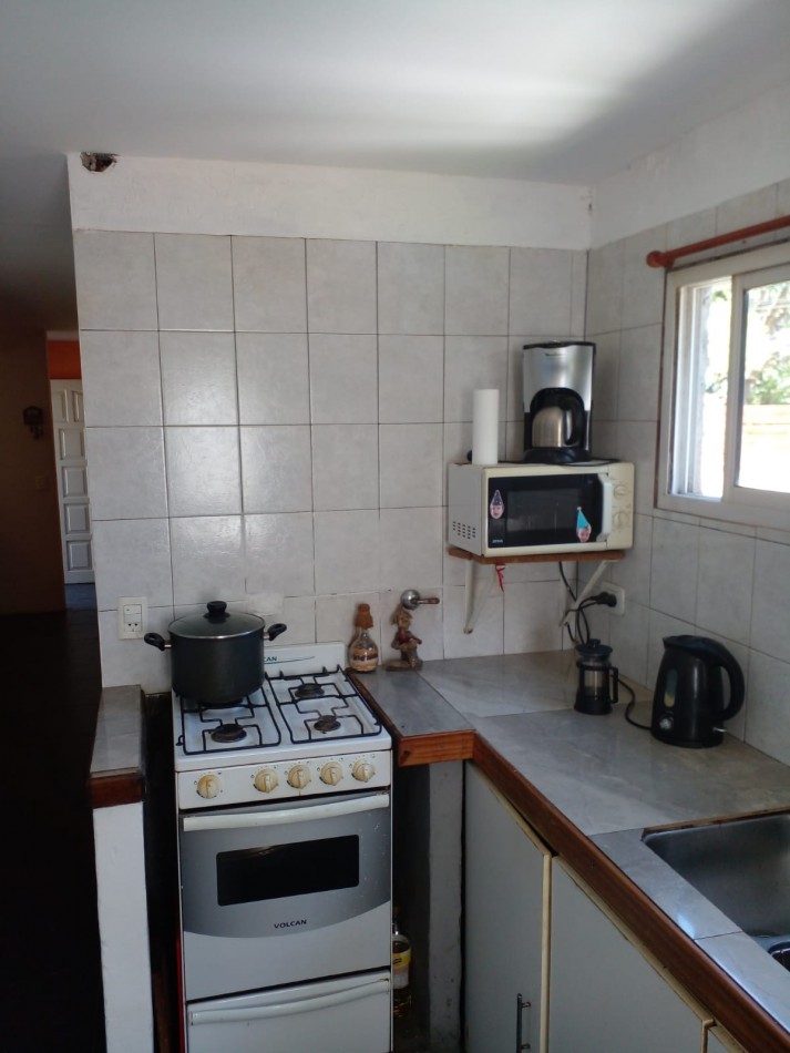 VENTA CASA CON 3 DPTOS EN ZONA GOLF DE VILLA GESELL