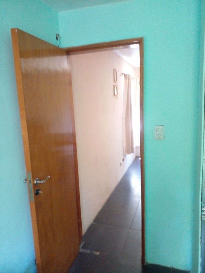 VENTA CASA CON 3 DPTOS EN ZONA GOLF DE VILLA GESELL