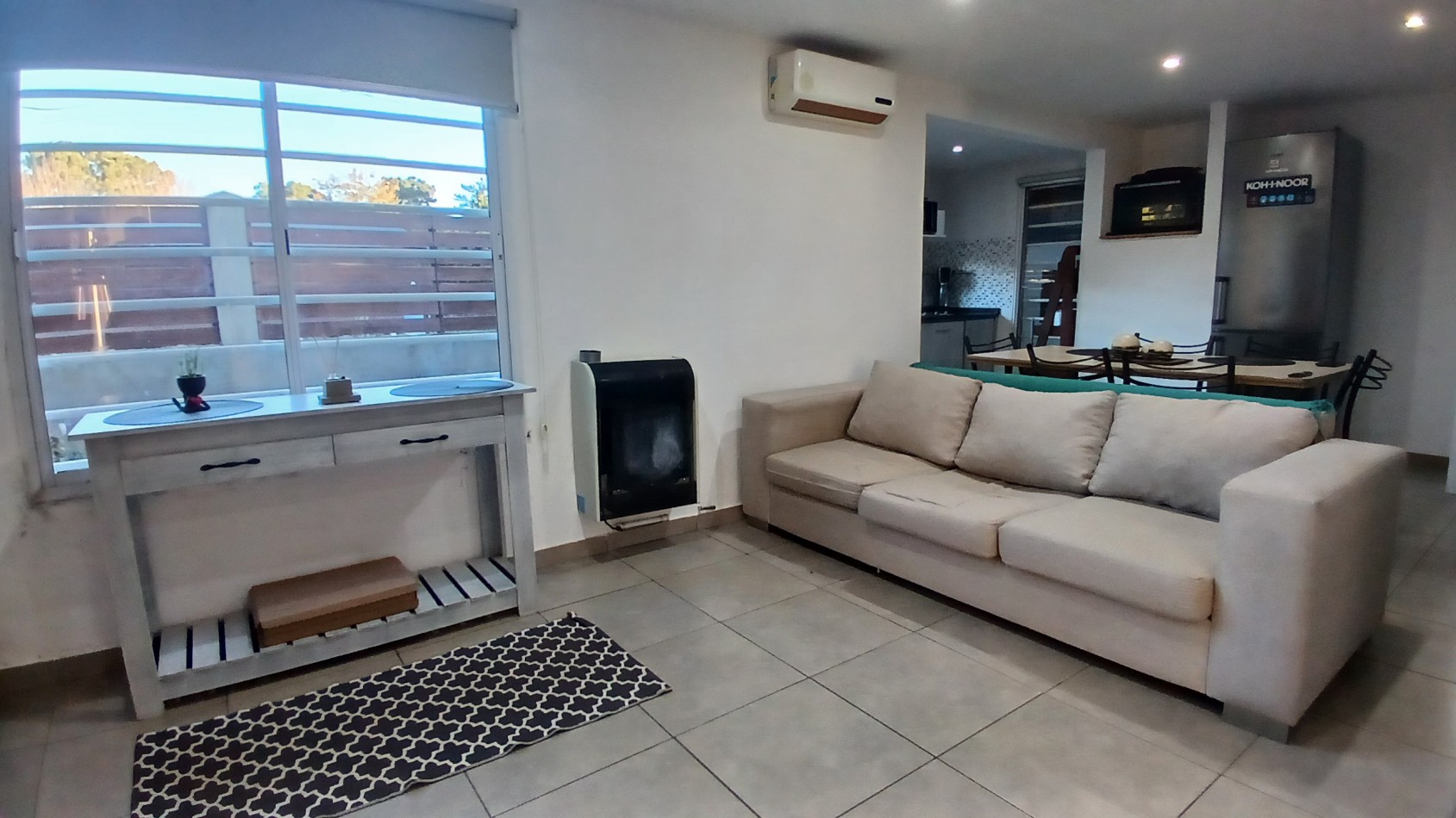 VENTA CASA CON 3 DPTOS EN ZONA GOLF DE VILLA GESELL