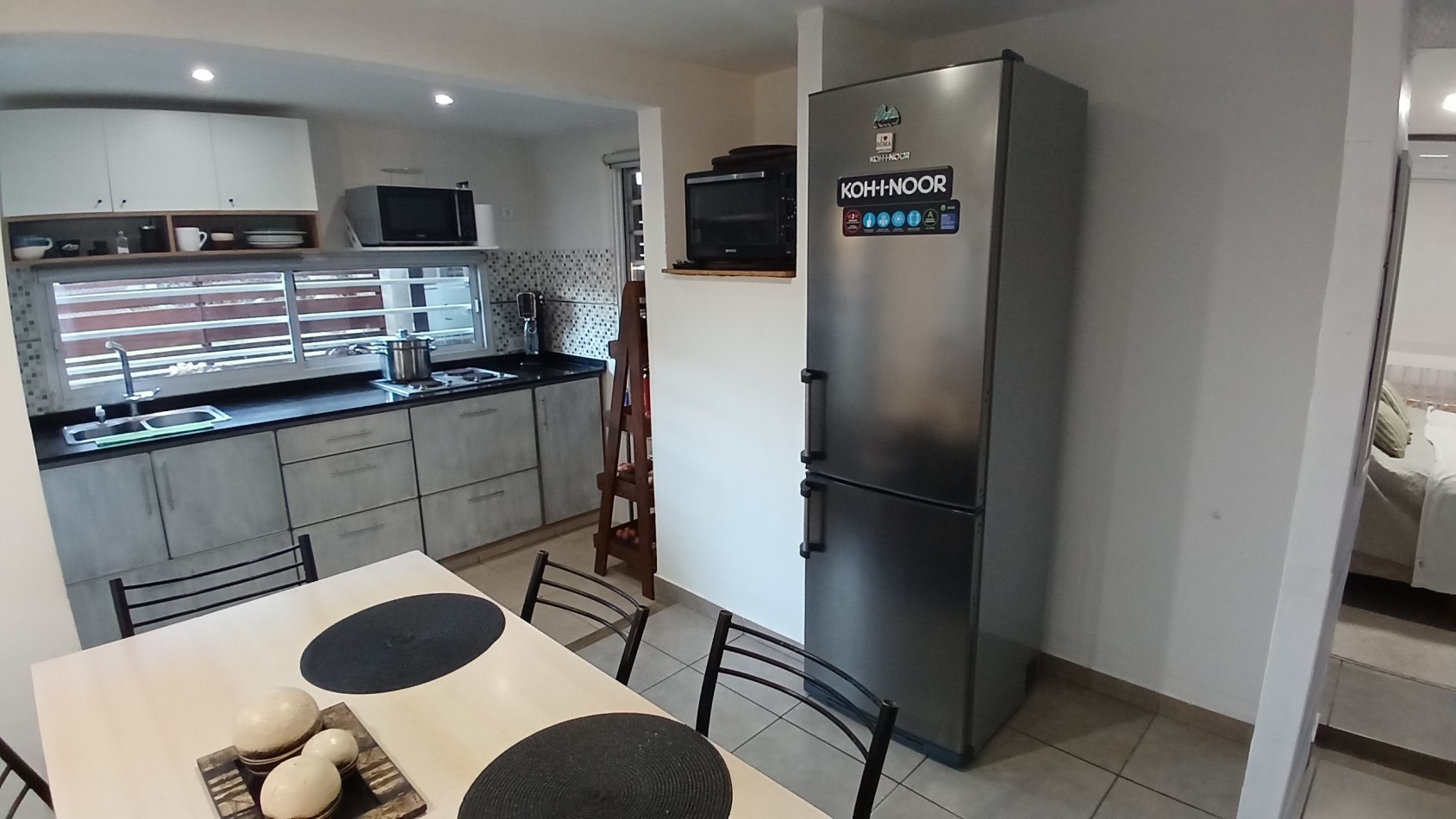VENTA CASA CON 3 DPTOS EN ZONA GOLF DE VILLA GESELL