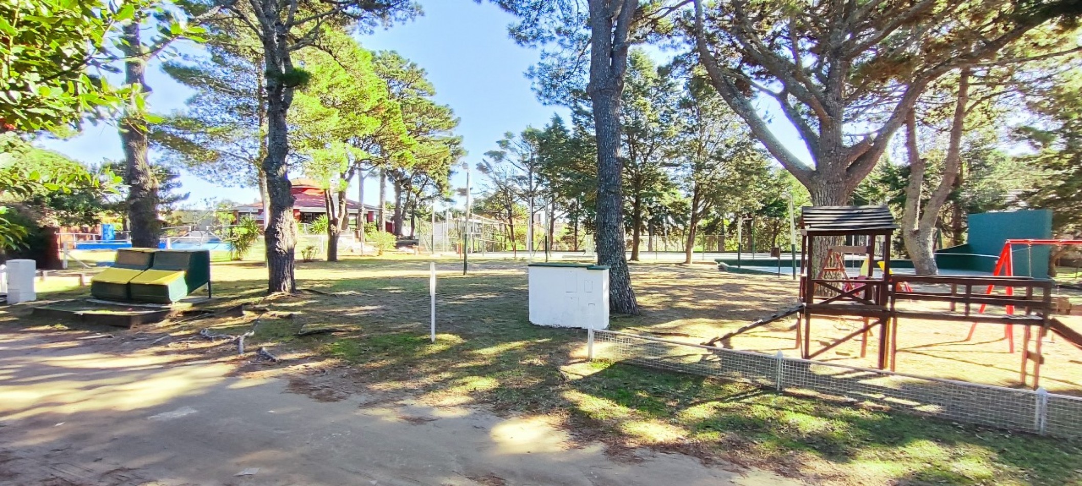 CASA EN BARRIO CERRADO HIPOCAMPO UNICO EN GESELL - APTO CREDITO BANCARIO -