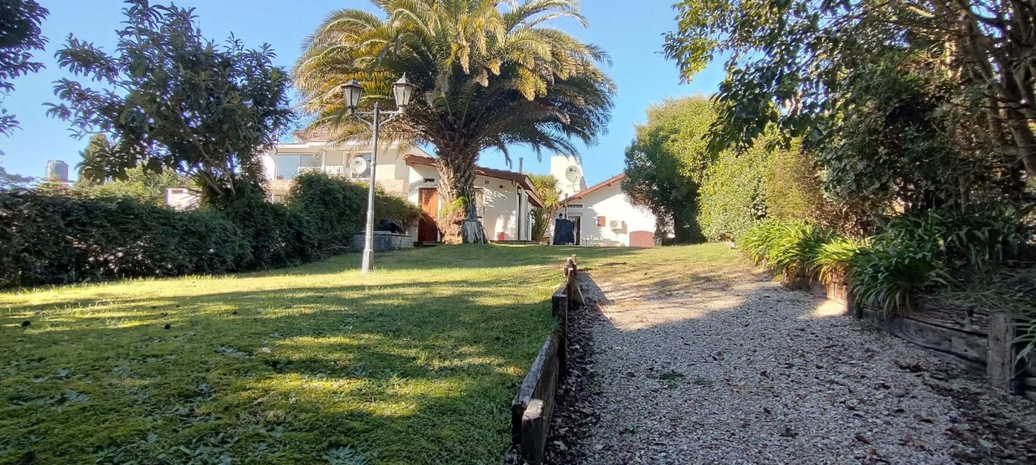 CASA EN BARRIO CERRADO HIPOCAMPO UNICO EN GESELL - APTO CREDITO BANCARIO -