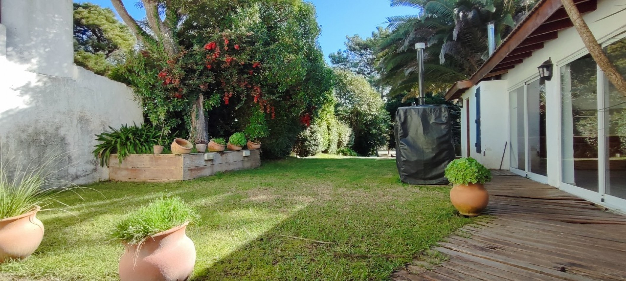 CASA EN BARRIO CERRADO HIPOCAMPO UNICO EN GESELL - APTO CREDITO BANCARIO -