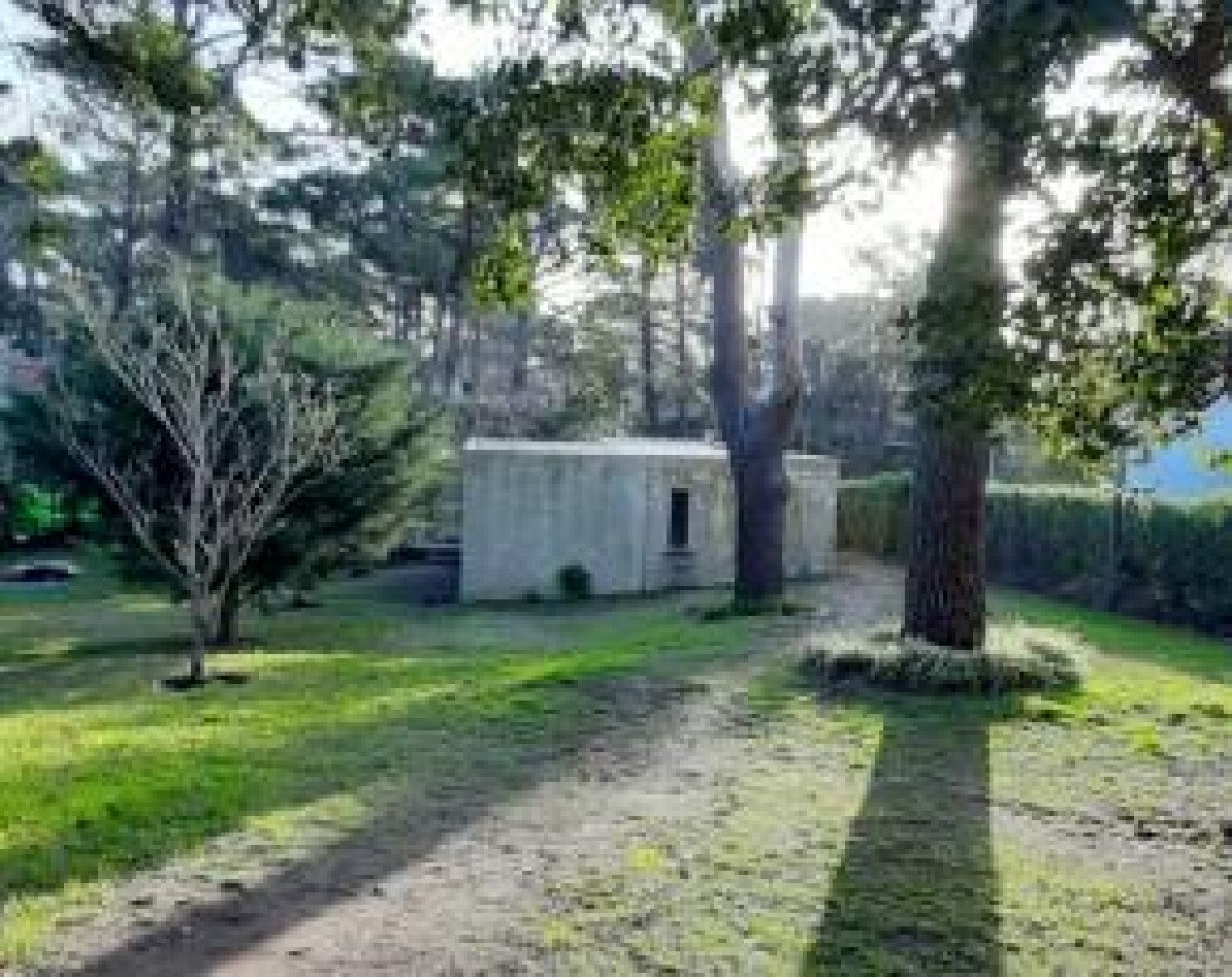 IMPORTANTE CHALET 4 AMBIENTES EN ZONA RESIDENCIAL DE GESELL - APTA CREDITO BANCARIO -