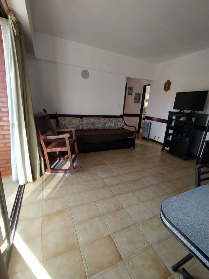 DEPARTAMENTO 2 AMBIENTES EN 1° PISO - GESELL CENTRO -