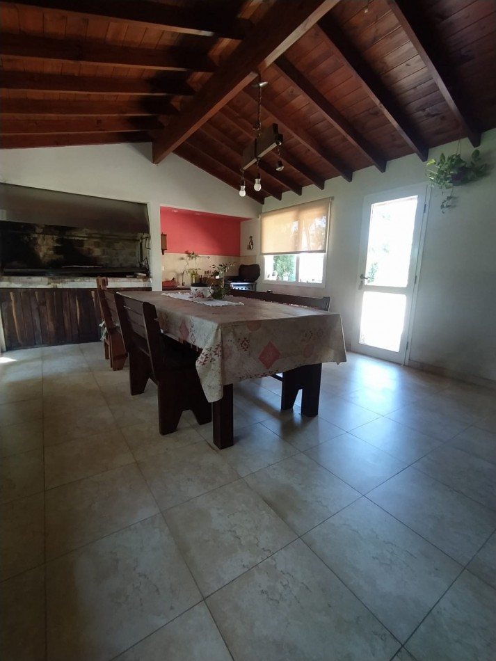 IMPORTANTE CHALET 4 AMBIENTES EN ZONA RESIDENCIAL DE GESELL - APTA CREDITO BANCARIO -